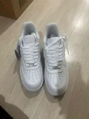 ナイキ エアフォース1 オールホワイト スニーカー