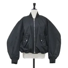 GIVENCHY ジバンシィ ジャケット ブラック 黒 サイズ:36(S) | 26春夏 ナイロン クロップド コクーン ボンバー ジャケット / MA-1 ナイロン タック | アウター ブルゾン 上着【レディース】【中古】のサムネイル