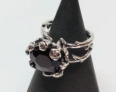 【フリーサイズ】ローズ　囲み　バラ　薔薇　ブラック　リング　指輪　ストリート　ゴスロリ　ロリータ