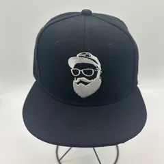 キャップ メンズ ストリート フラットバイザー ブラック 刺繍ロゴ ヒゲ サングラスデザイン スナップバック 帽子 B品 一点物