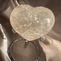 ハート型天然石置物 金属スタンド付き ジオード 水晶 - メルカリ