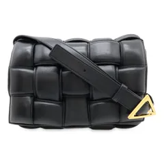 BOTTEGA VENETA ボッテガ ヴェネタ マキシ イントレチャート パデッド カセット ショルダーバッグ ポシェット レザー ブラック ゴールド金具 591970 BOTTEGA VENETA（ボッテガ・ヴェネタ） ショルダーバッグ パデッド