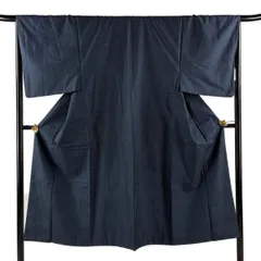 【美品】 男着物 身丈142cm 裄丈67.5cm M 袷 紬地 アンサンブル 亀甲絣 紺色 正絹 秀品 【中古】