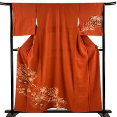 付下げ 身丈156cm 裄丈64.5cm M 袷 草花 流水 絞り 金彩 赤茶 正絹 秀品 【中古】