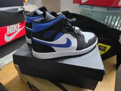 ナイキ エアジョーダン1 ミッド ロイヤルブルー ブラック ホワイト