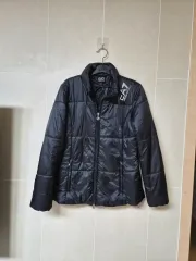 EA7 EMPORIO ARMANI ブラック ダウン アウター 100