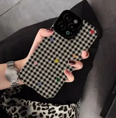 ブラック＆ホワイトチェック柄 ハートデザイン iPhone 15/14/13/17/16 ケース