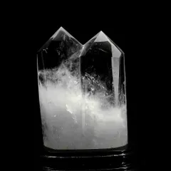 夫婦（水晶）クリスタルポイント【透明度抜群！レアアイテム】一点物 原石　849g　ghgp3 台座付 ブラジル産 クラスター水晶　成長　繁栄　人との絆　鑑賞天然石　邪気払い　部屋の浄化　お守り 贈り物 ギフト 京海堂　天然石の卸　京の蔵