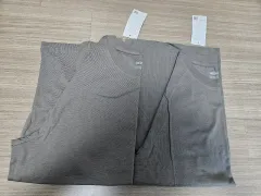 GIORDANO カーキ Tシャツ 新品 2点