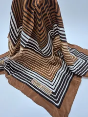 【used品】美品！HARDY AMIES レディーススカーフ スモールサイズ シルク100%のサムネイル