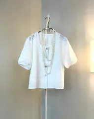 半袖パフ ホワイトコットン 夏シャツ エンブロイダリーシャーリング スウェアネック ゲストルック ブラウス