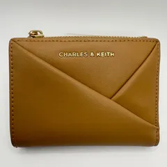 CHARLES & KEITH チャールズ＆キース ジオメトリックトップジップウォレット キャメル 二つ折り財布 コンパクト