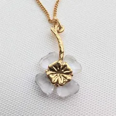 スワロフスキー　ネックレス　四葉のクローバー　ゴールド　クリスタル