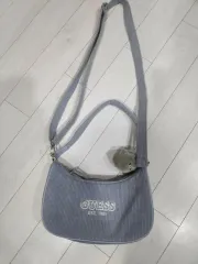 GUESS ゲス コーデュロイショルダーバッグ クロスバック バッグ