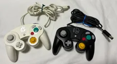 Nintendo GameCube コントローラー　スマッシュブラザーズモデル　ブラック/ホワイト　2個セット