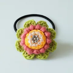 ヘアゴム２１.葉っぱ付ピンクのお花