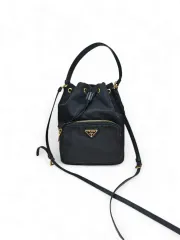 (状態最高) プラダ リナイロン バケット バッグ ブラック プラダ バッグ