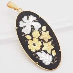 R930 金工 象嵌 e!刻印 ペンダント トップ フラワー リーフ ゴールドカラー デザイン チャーム ヘッド