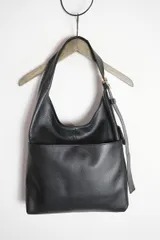 美品 国内正規 24AW COLE HAAN コールハーン U07249 D24 215949 レザー ハッスル ショルダー バッグ カバン 本物 ブラック 黒1273Q♪のサムネイル