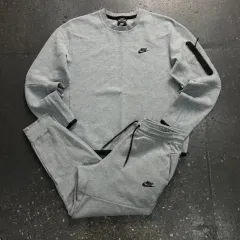 105 NIKE テックパック セットアップ