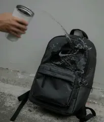 新品 - NIKE ウィンター 防水 バックパック ノートパソコン 書籍バッグ 23L