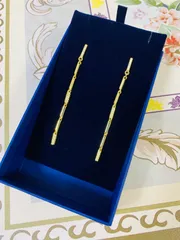 ほぼ新品 スワロフスキー Swarovski ピアス