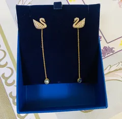 スワロフスキー Swarovski ICONIC SWAN ピアス