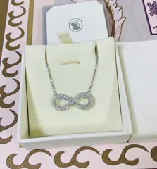 新品 スワロフスキーSwarovski ネックレス Hyperbolaペンダント