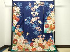 ブランド振袖 MERCURYDUO 銀通し 刺繍 身丈177cm MO3768 - メルカリ