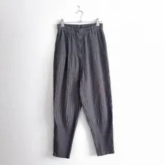 YACCOMARICARD ヤッコマリカルド ピンタックパンツ 2023年モデル　テキスタイル　手ミシン　バルーンシルエット テーパードパンツ　ミドルグレー グレー サイズ1 レディース カジュアルパンツ  デザイナーズブランド おしゃれ 個性的  春秋 美品のサムネイル