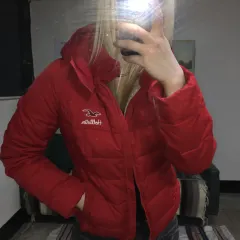 HOLLISTER ファー ダウン ジャケット 裏地 スポーティー スリムフィット