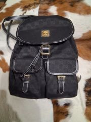 MCM ブラック ロゴ バックパック