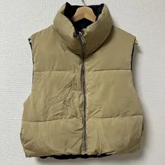 (^w^)b Bershka ベルシュカ ダウンベスト キルティングベスト スタンドカラー デイリーユース リバーシブル ノースリーブ タウンユース ユニセックス ウォームコア フルジップ ベージュ 黒 ブラック レディース サイズ S OM11242HGのサムネイル