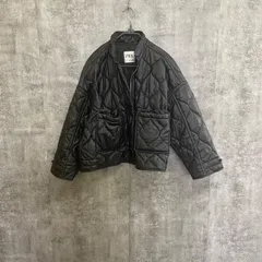 【Y-436】ZARA M キルティングダウンジャケット ブラック レディース 古着 ショート丈 中綿ジャケット ポケット付き スタンドカラー 秋冬アウター