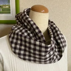 こげ茶ギンガムチェック柄のざくふわダブルガーゼスヌード（シングル、ねじりあり）ややざっくりめ