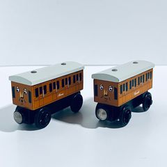 きかんしゃトーマス 木製レール 光る アニー クララベル DFW81 - メルカリ