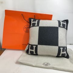 HERMES エルメス アヴァロンIII クッション ネイビー - メルカリ