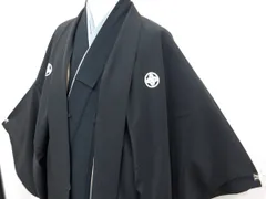 P42121　紋付き　羽織と着物　アンサンブル　男物　k