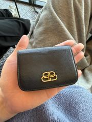 バレンシアガ bbラウンド ミニ財布
