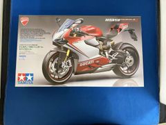 Item thumbnail for item 862d04ec-3999-4041-b9e9-ae7b55dfe6b5