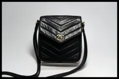 ■CHANEL 1番台 Vステッチ SV金具 レザー ショルダーバッグ シャネル ■0305gk272-10M