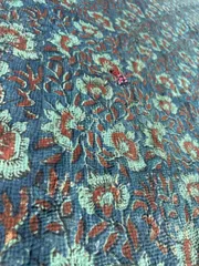 G085 バグルー グドゥリー 花柄 緑 グリーン マルチカバー マルチマット ラグ ヴィンテージ カンタ刺繍 ボロ インド ビンテージ BORO アンティーク シャビーシック ラリーキルト 手縫い 刺し子 ハンドメイド 刺子 絨毯 はぎれ 古布 ブラウン