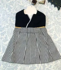 可愛らしい袴風スタイ　キッズ、ベビー　男の子用　よだれがけ　NEW