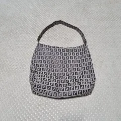 FENDI フェンディ ズッカ FFロゴ ショルダーバッグ