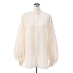 シャルレEL709ロングブラウス新品 - メルカリ