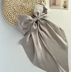 【グレー】リボン ビッグリボン バレッタ 大きめ ヘアアクセサリー レディース 韓国 ロングリボン 上品 結婚式 発表会