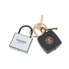 極美品 CHANEL シャネル LA COLLECTION ノベルティ カデナ ブラック ホワイト 中古 4b013458