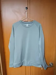 アディダス グレー ランニング スウェット Tシャツ