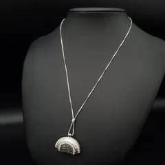 SWAROVSKI スワロフスキー ネックレス ペンダント バッグモチーフ クリスタル ラインストーン シルバーカラー 上品 可愛い きらきら エレガント 個性的 存在感 普段使い ギフト プレゼント 贈り物