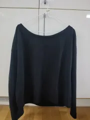 黒色長袖Tシャツ/ラウンドネック